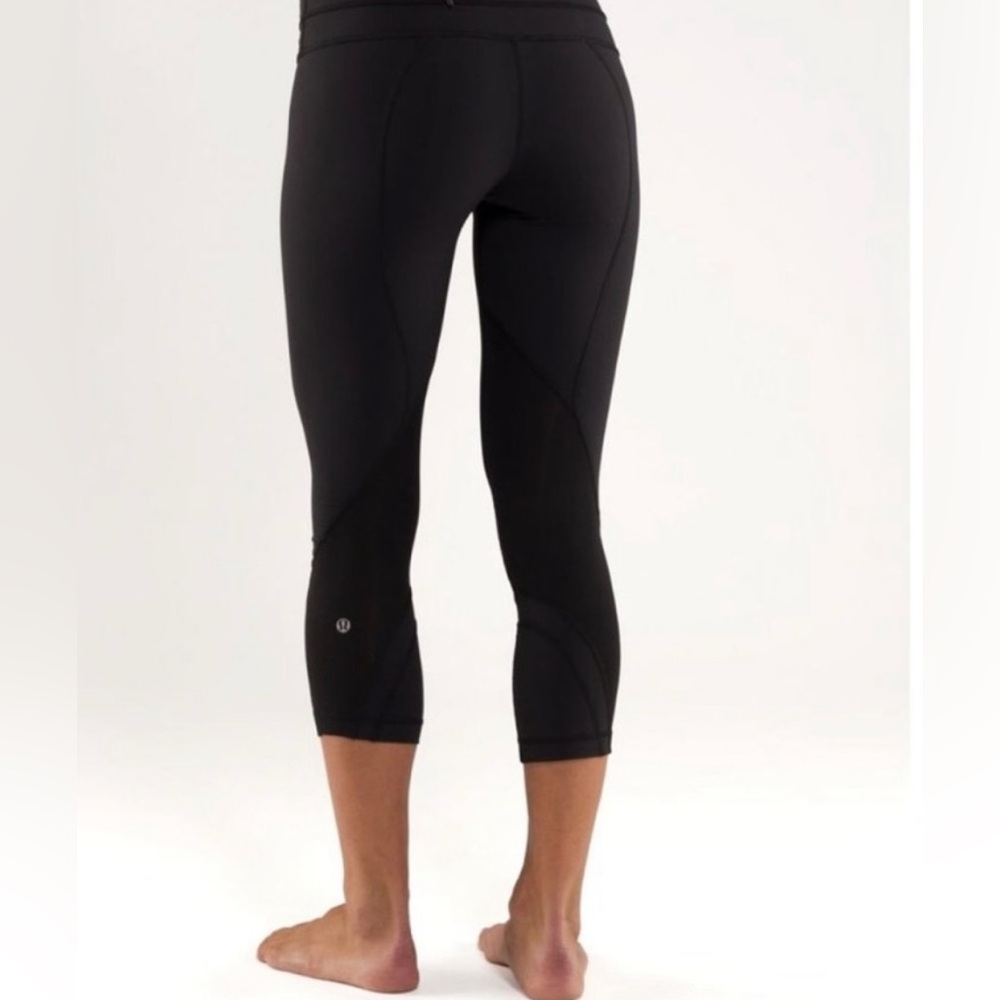 Lululemon cropped leggings size 6 excellent condition